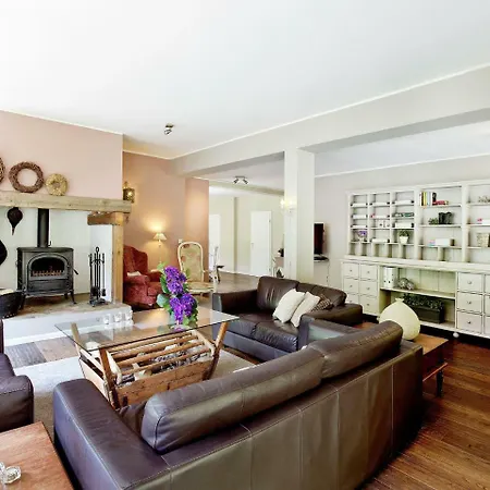 Luxurious In With Garden Offering Mountain Views *
