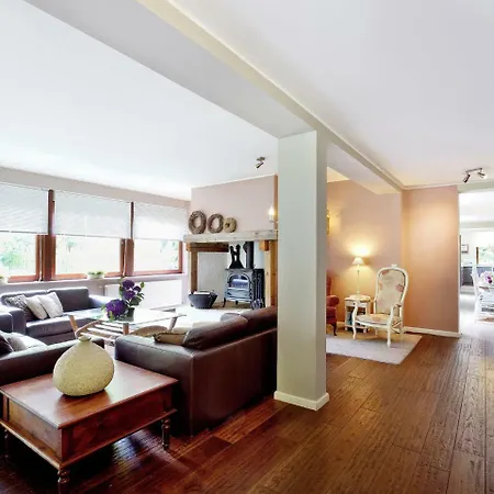 Villa Luxurious In With Garden Offering Mountain Views *